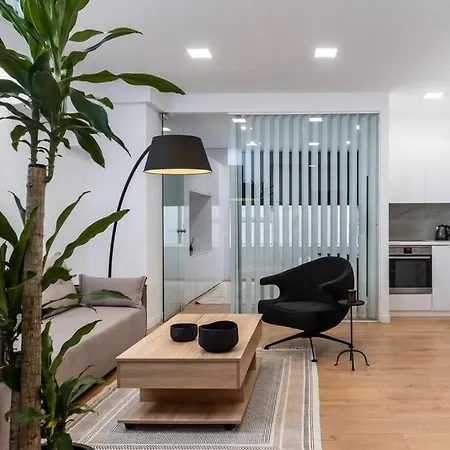 Apartment Central & Minimal In Colourful Exarcheia Area